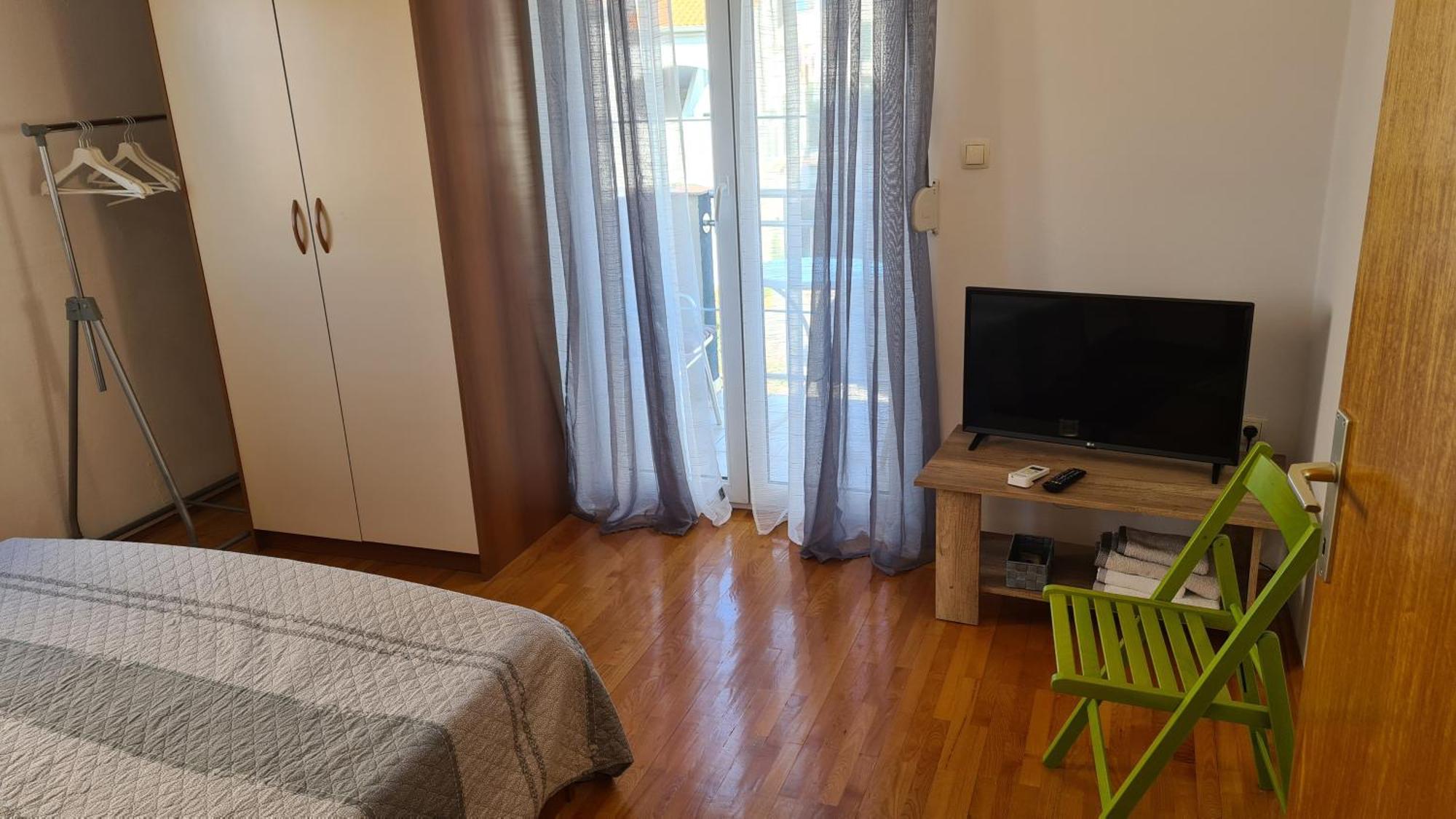 Apartments Luna Sveti Filip i Jakov Exteriör bild